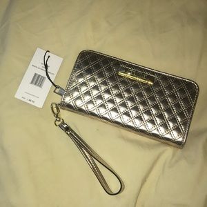 *NEW* Steve Madden Wristlet